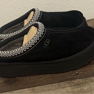 Ugg slip on platform black like new size 10
